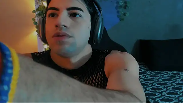 Snapshot of newjeff chatting on March 14, 10:49 pm newjeff online show from March 14, 10:49 pm