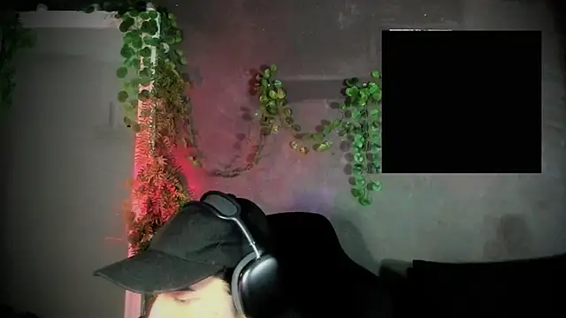 Snapshot of newjeff chatting on March 17, 2:41 am newjeff online show from March 17, 2:41 am