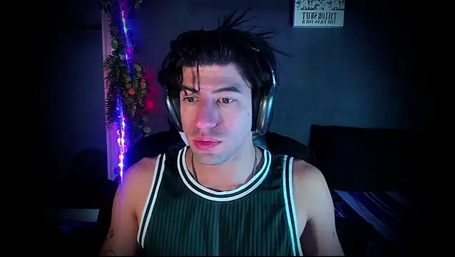 Snapshot of newjeff chatting on September 30, 5:01 am newjeff online show from September 30, 5:01 am