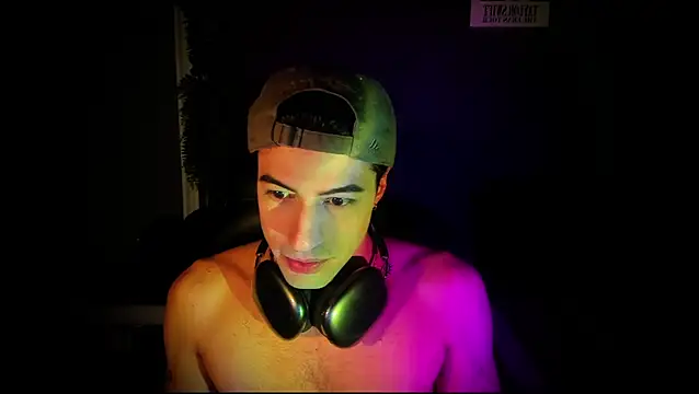 Snapshot of newjeff chatting on October 6, 5:43 pm newjeff online show from October 6, 5:43 pm