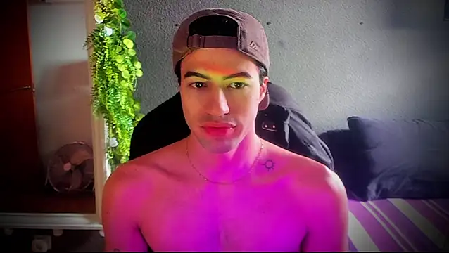 Snapshot of newjeff chatting on October 15, 11:54 am newjeff online show from October 15, 11:54 am