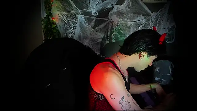 Snapshot of newjeff chatting on October 31, 9:27 pm newjeff online show from October 31, 9:27 pm