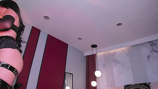 ninaevanss  online show from November 27, 8:33 pm