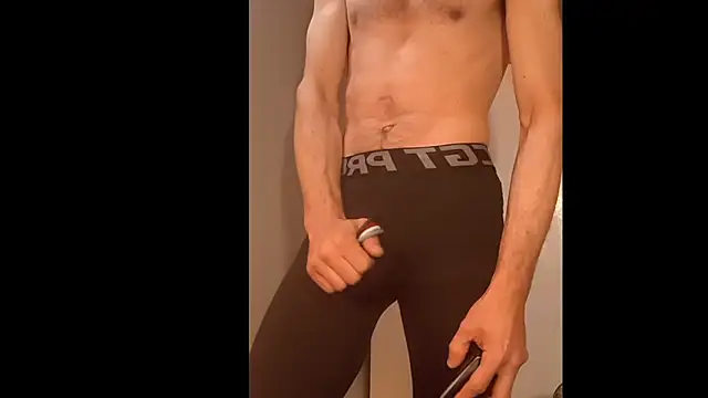 Snapshot of slendt94 chatting on October 19, 10:27 am slendt94 online show from October 19, 10:27 am