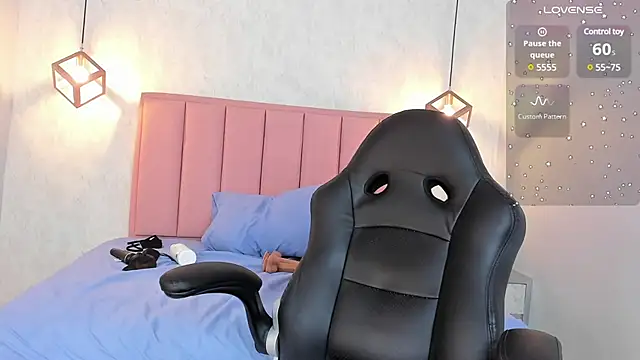 Snapshot of SUNNYCYRUS chatting on February 12, 7:35 pm SUNNYCYRUS online show from February 12, 7:35 pm