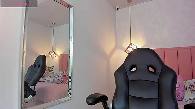 Snapshot of SUNNYCYRUS chatting on March 5, 7:38 pm SUNNYCYRUS online show from March 5, 7:38 pm