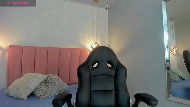 Snapshot of SUNNYCYRUS chatting on September 24, 12:30 pm SUNNYCYRUS online show from September 24, 12:30 pm