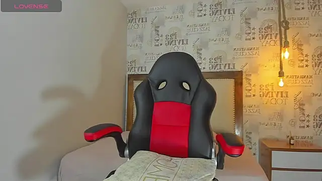 Snapshot of SUNNYCYRUS chatting on October 6, 1:41 pm SUNNYCYRUS online show from October 6, 1:41 pm