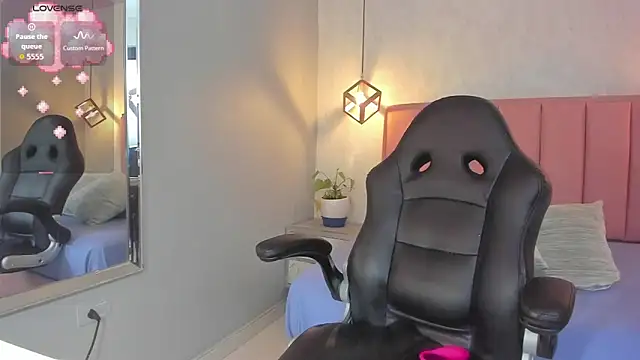 Snapshot of SUNNYCYRUS chatting on October 18, 12:28 pm SUNNYCYRUS online show from October 18, 12:28 pm