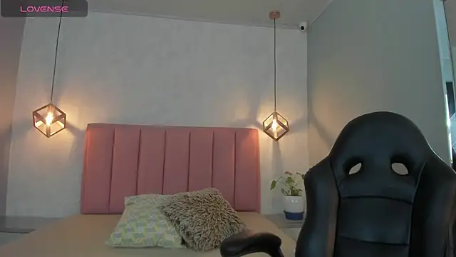 Snapshot of SUNNYCYRUS chatting on November 11, 12:38 pm SUNNYCYRUS online show from November 11, 12:38 pm