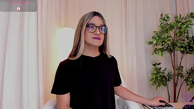 vitta alfayed online show from March 18, 8:04 pm