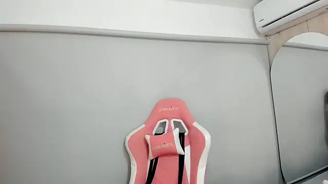 emma lopes online show from January 27, 11:43 pm