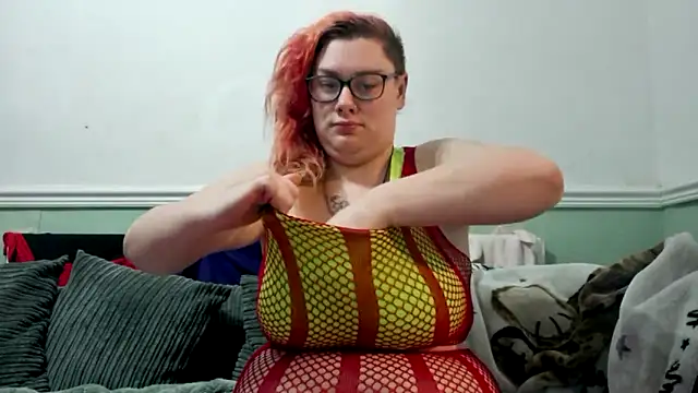 Bustycurves online show from March 3, 8:21 pm