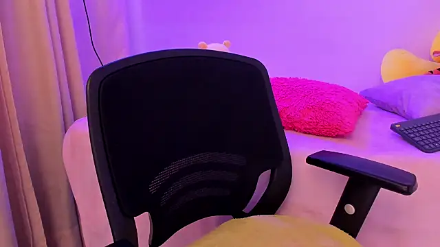 shanel taylor online show from January 21, 3:26 am