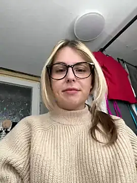 Livewithlucy online show from March 22, 4:37 pm