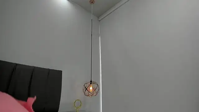 Cherllynn online show from February 7, 2:04 pm