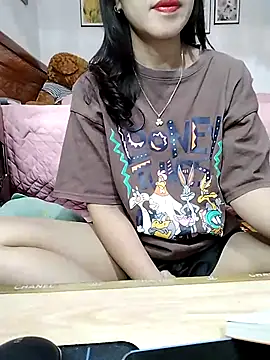 cream1299 online show from October 30, 8:20 pm