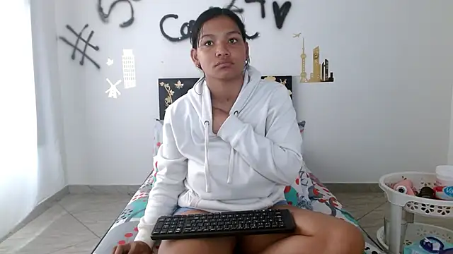 Snapshot of camilavagina24 chatting on September 20, 11:44 am camilavagina24 online show from September 20, 11:44 am