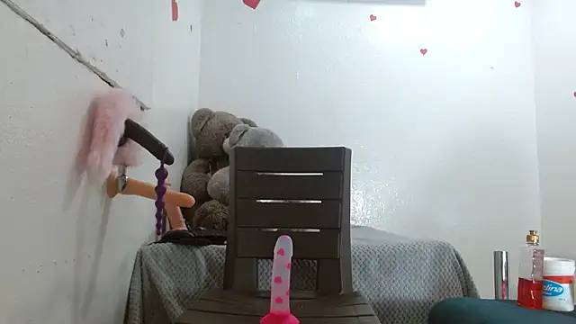 Snapshot of camilavagina24 chatting on December 15, 1:59 pm camilavagina24 online show from December 15, 1:59 pm