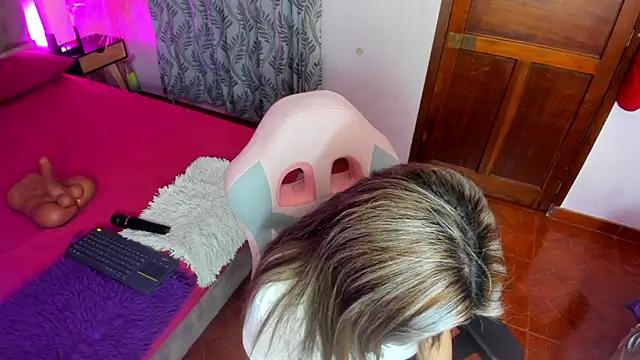 Yelena mutiz online show from December 30, 1:14 pm