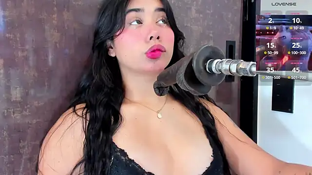 issie cute online show from March 22, 7:42 pm