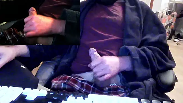 Snapshot of anontraveller chatting on December 14, 1:44 am anontraveller online show from December 14, 1:44 am