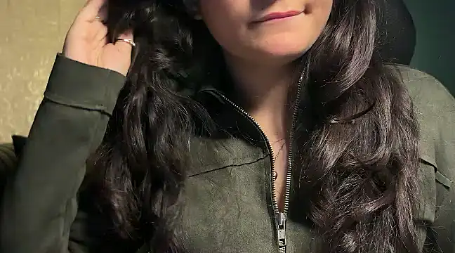 demieliss online show from December 14, 7:57 pm