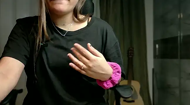 demieliss online show from March 21, 6:51 pm