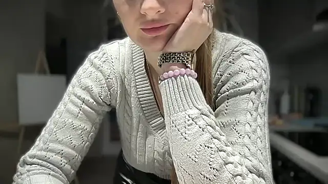 Snapshot of Viola_sweet chatting on January 23, 8:04 am Viola sweet online show from January 23, 8:04 am