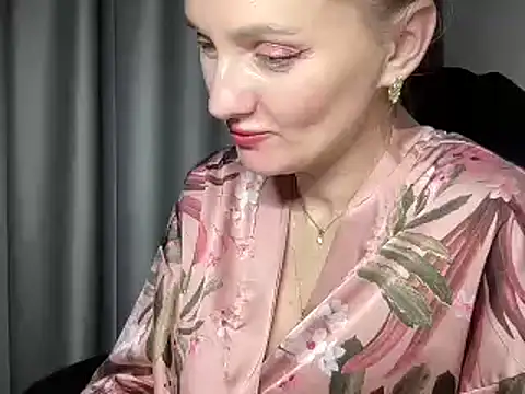 Snapshot of Viola_sweet chatting on February 3, 2:24 pm Viola sweet online show from February 3, 2:24 pm