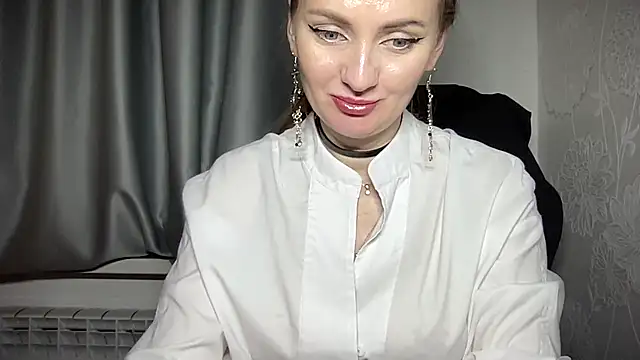 Snapshot of Viola_sweet chatting on February 6, 8:56 pm Viola sweet online show from February 6, 8:56 pm
