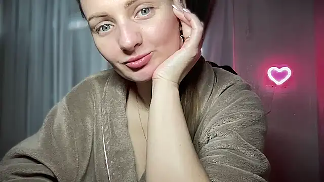 Snapshot of Viola_sweet chatting on February 18, 2:06 pm Viola sweet online show from February 18, 2:06 pm