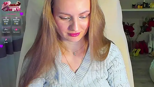 Snapshot of Viola_sweet chatting on February 25, 12:03 am Viola sweet online show from February 25, 12:03 am