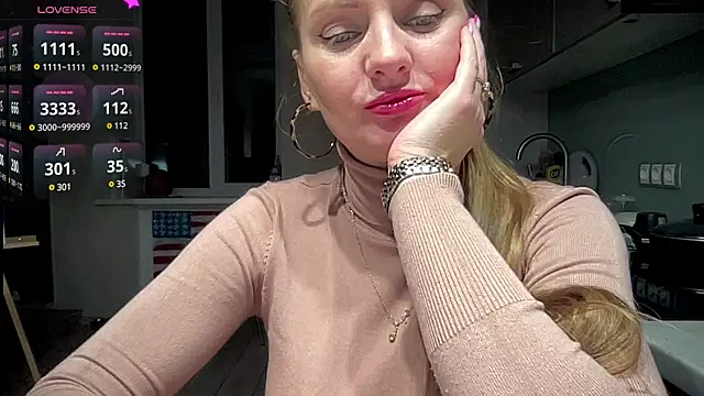 Snapshot of Viola_sweet chatting on March 8, 8:46 pm Viola sweet online show from March 8, 8:46 pm