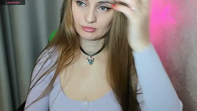 Snapshot of Viola_sweet chatting on October 5, 9:51 am Viola sweet online show from October 5, 9:51 am