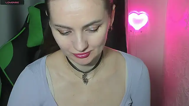 Snapshot of Viola_sweet chatting on October 5, 11:02 pm Viola sweet online show from October 5, 11:02 pm