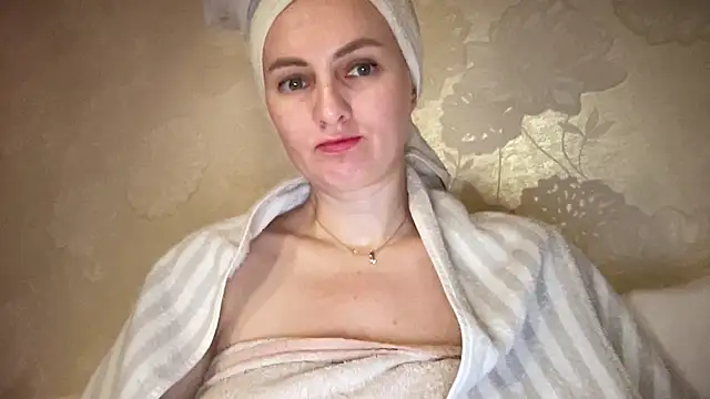 Snapshot of Viola_sweet chatting on October 23, 11:46 pm Viola sweet online show from October 23, 11:46 pm