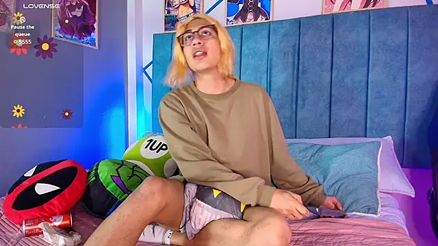 Snapshot of Samuel_Matthew chatting on October 28, 5:22 am Samuel Matthew online show from October 28, 5:22 am