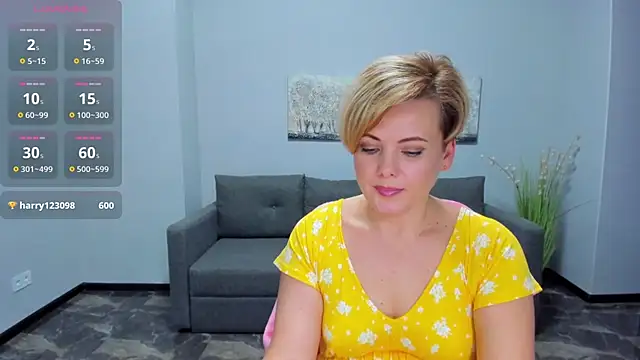 Julia Wilsone online show from February 6, 4:03 pm