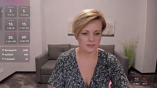 Julia Wilsone online show from February 11, 4:46 pm