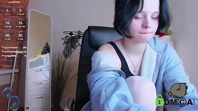 Alina Mills online show from December 17, 4:53 pm