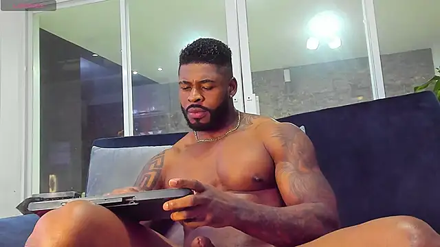 Snapshot of Makonneen chatting on December 16, 2:36 am Makonneen online show from December 16, 2:36 am