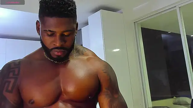 Snapshot of Makonneen chatting on December 16, 5:38 am Makonneen online show from December 16, 5:38 am