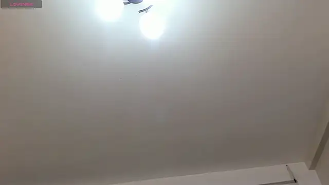 Snapshot of Makonneen chatting on February 22, 1:44 am Makonneen online show from February 22, 1:44 am