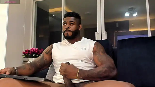 Snapshot of Makonneen chatting on March 5, 5:18 am Makonneen online show from March 5, 5:18 am