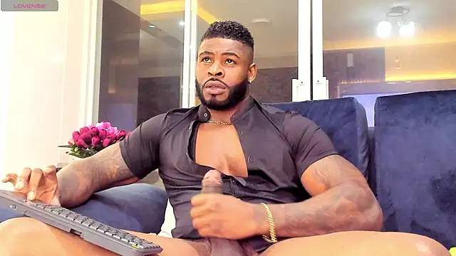 Snapshot of Makonneen chatting on March 10, 2:50 am Makonneen online show from March 10, 2:50 am