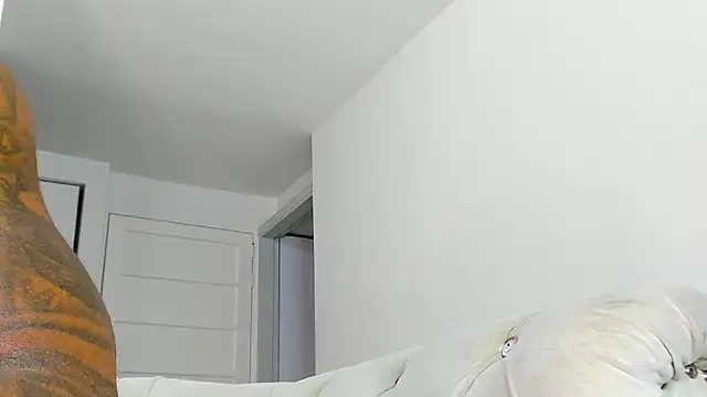 Snapshot of Makonneen chatting on November 26, 12:22 am Makonneen online show from November 26, 12:22 am