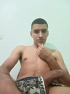 Rogersmit2 online show from December 21, 5:29 pm