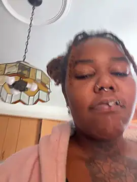 Goddess Nafeesha online show from October 11, 4:27 pm