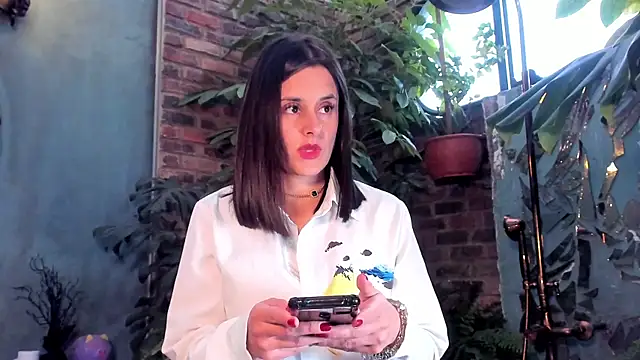 Snapshot of Alice_milf_ chatting on March 13, 11:41 am Alice milf online show from March 13, 11:41 am